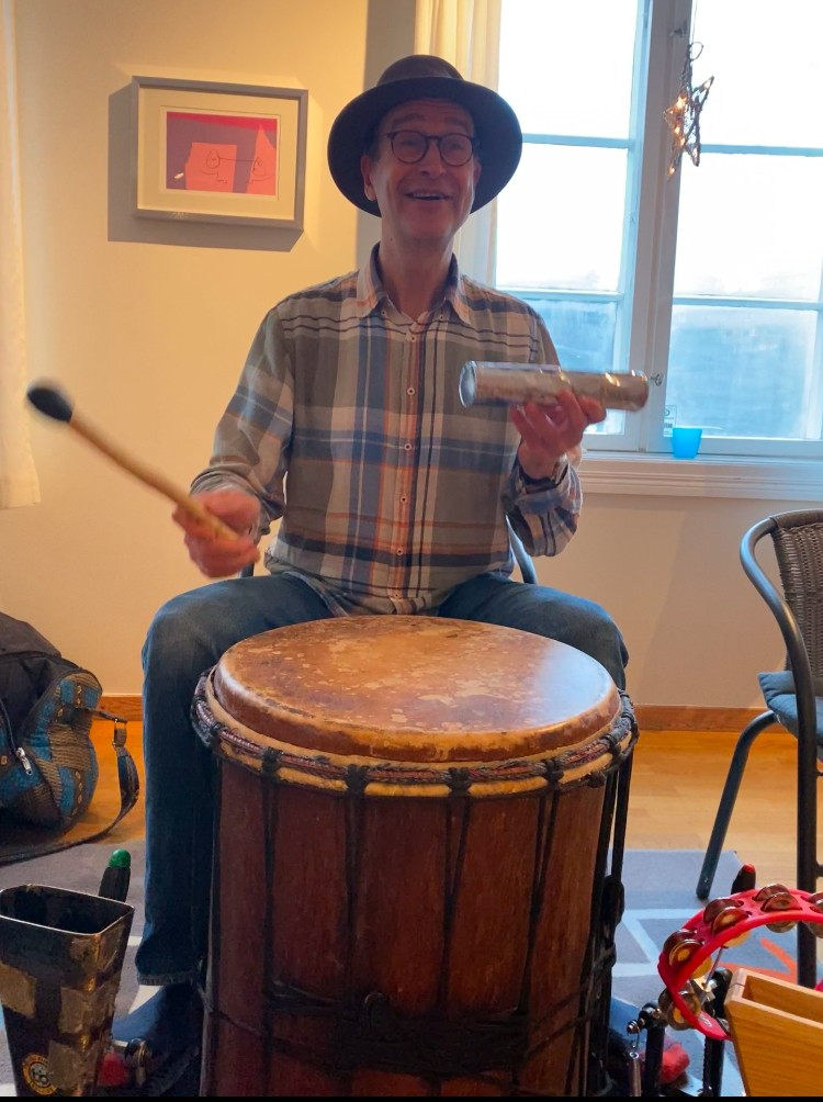 Bilde for Barnelørdag: Familietrommesirkel med Tromme-Lars